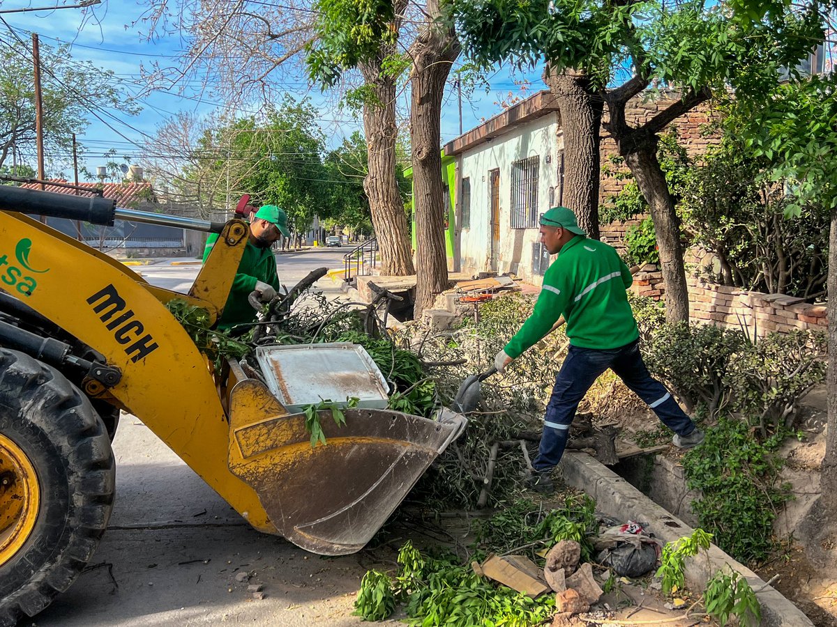 lasherasmza's tweet image. #ObrasPúblicas 🚧 Durante la semana, se realizó la limpieza de acequias y cunetas de los distritos de El Plumerillo y Ciudad de Las Heras.