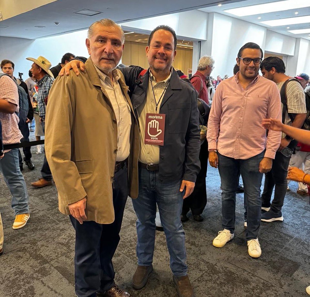 Me encuentro en el  7mo. Congreso Nacional, Segundo Piso de la 4ta, un espacio fundamental para seguir construyendo el México que todos soñamos. Junto a compañeras y compañeros morenistas, reafirmamos nuestro compromiso de seguir trabajando por la unidad en nuestro partido.
