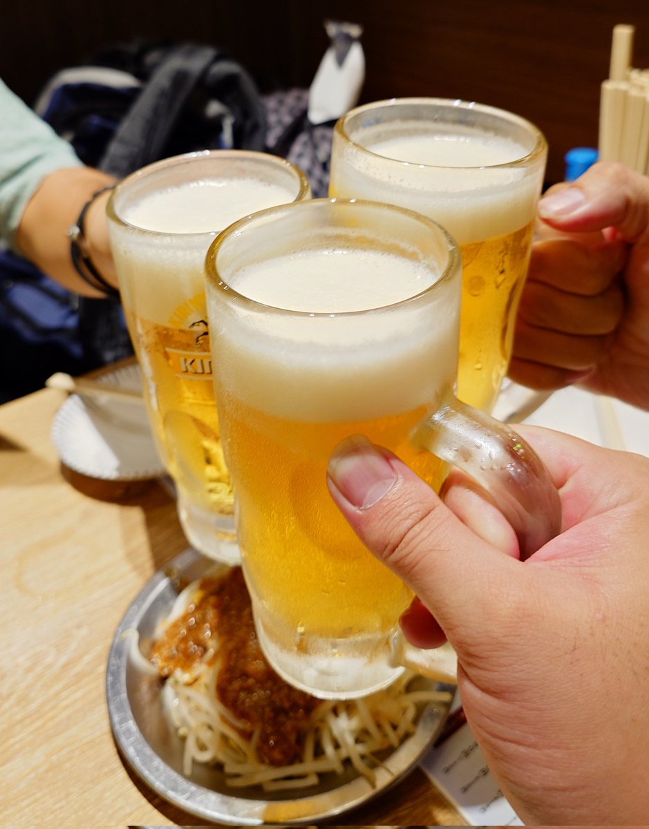 あやめりよさんとIKAさんと創作空間cafeアトリエで色紙交換会したり居酒屋でバカの唐揚とクリームソーダキメたりしてきました!!!楽しかった〜!!! 