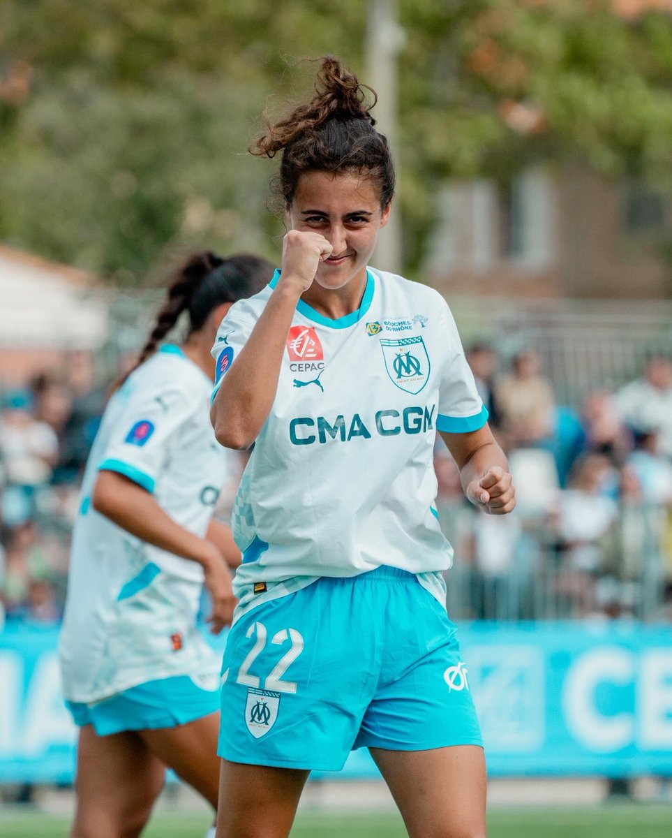 OMfeminines's tweet photo. 𝐖𝐇𝐀𝐓 𝐀 𝐅𝐄𝐄𝐋𝐈𝐈𝐈𝐈𝐍𝐆 🔥🎯 

Quelle victoire de nos Olympiennes face à Lille (4-3) dans 𝘂𝗻 𝗺𝗮𝘁𝗰𝗵 𝗮𝘃𝗲𝗰 𝗯𝗲𝗮𝘂𝗰𝗼𝘂𝗽 𝗱’𝗶𝗻𝘁𝗲𝗻𝘀𝗶𝘁𝗲́ 🥰

⚽️⚽️ @mcleger13 
⚽️ Roxane Couasnon
⚽️ Jenny Perret https://t.co/lOOMVAIuwT