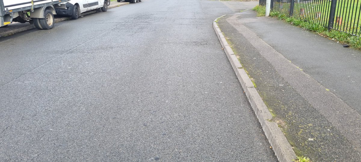 CllrMSIslam's tweet photo. After my report about the condition of Lavender Rise, pleased to see that work had started on Friday night and was meant to be completed. However, I have noticed that the other side of the road is incomplete, and I am wondering why it wasn't finished at the same time. https://t.co/xohqaeDQwT