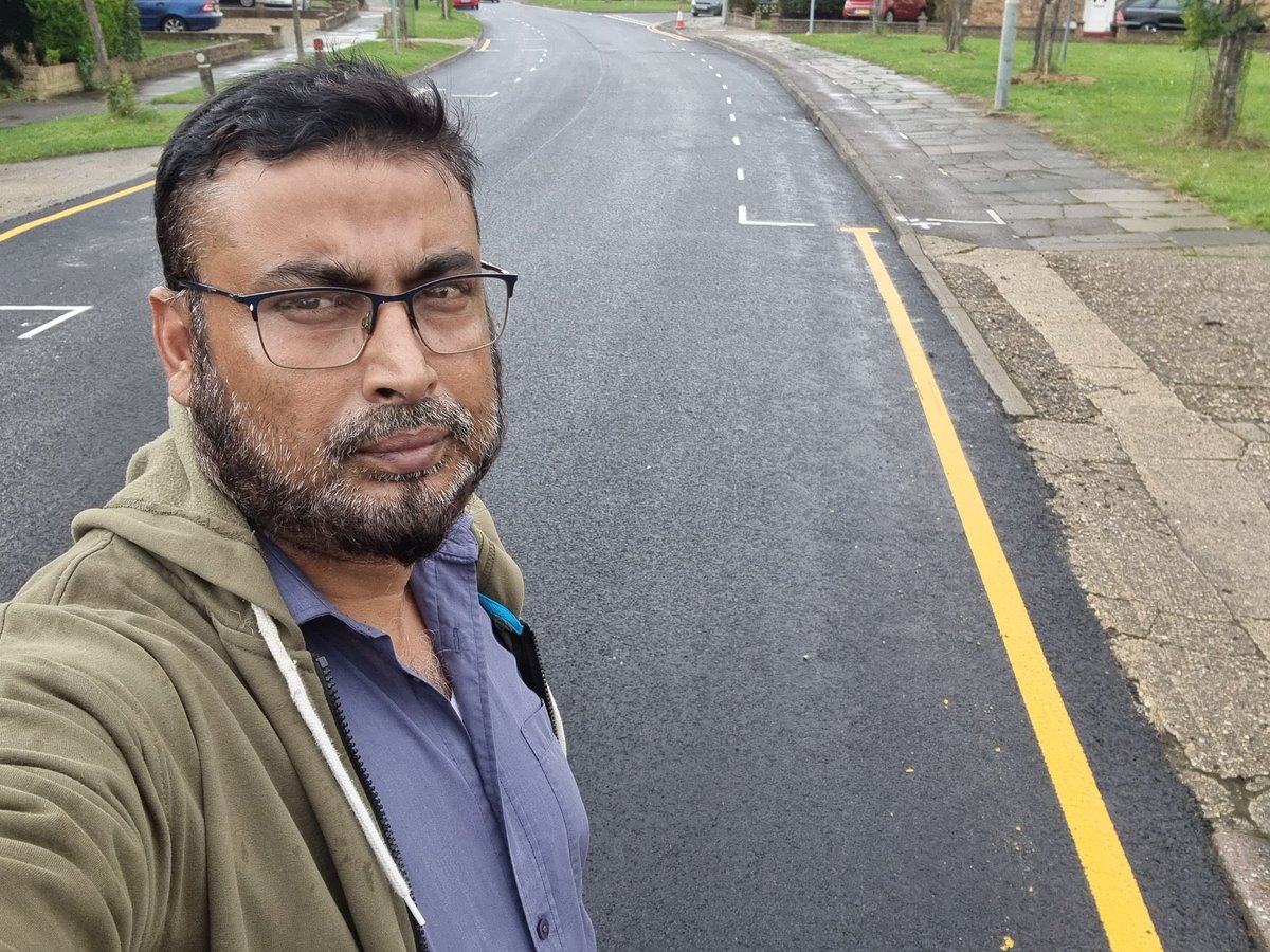 CllrMSIslam's tweet photo. After my report about the condition of Lavender Rise, pleased to see that work had started on Friday night and was meant to be completed. However, I have noticed that the other side of the road is incomplete, and I am wondering why it wasn't finished at the same time. https://t.co/xohqaeDQwT