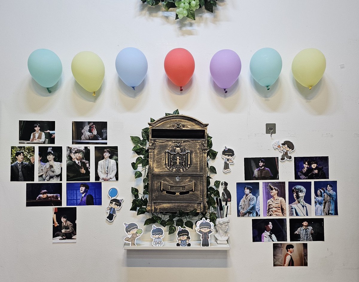 너무나도 예뻤던 리횬으로 가득찬 사물함
예쁘게 꾸며주셔서 너무 감사했습니다💛

#리현_다섯번째_축하파티_놀러와요
#리현쓰_드디어_5살
#나는_리랭을_보기로_결심했습니다