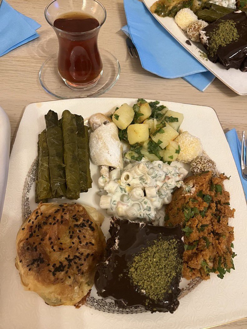 bilmezdik's tweet photo. Gördüğüm en iyi gün tabağı budur https://t.co/dHEp9p5waL