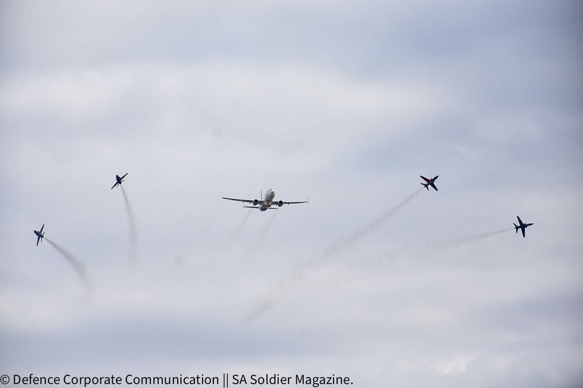 SANDF_ZA's tweet image. #MODMV, Ms Angelina Motshekga views aerial acrobatics displayed by #SAAF military aircrafts at the #AAD2024  airshow in Air Force Military Base in PTA. Africa’s largest aerospace exhibition, trade and airshow closes its curtains on 22 September 2024.