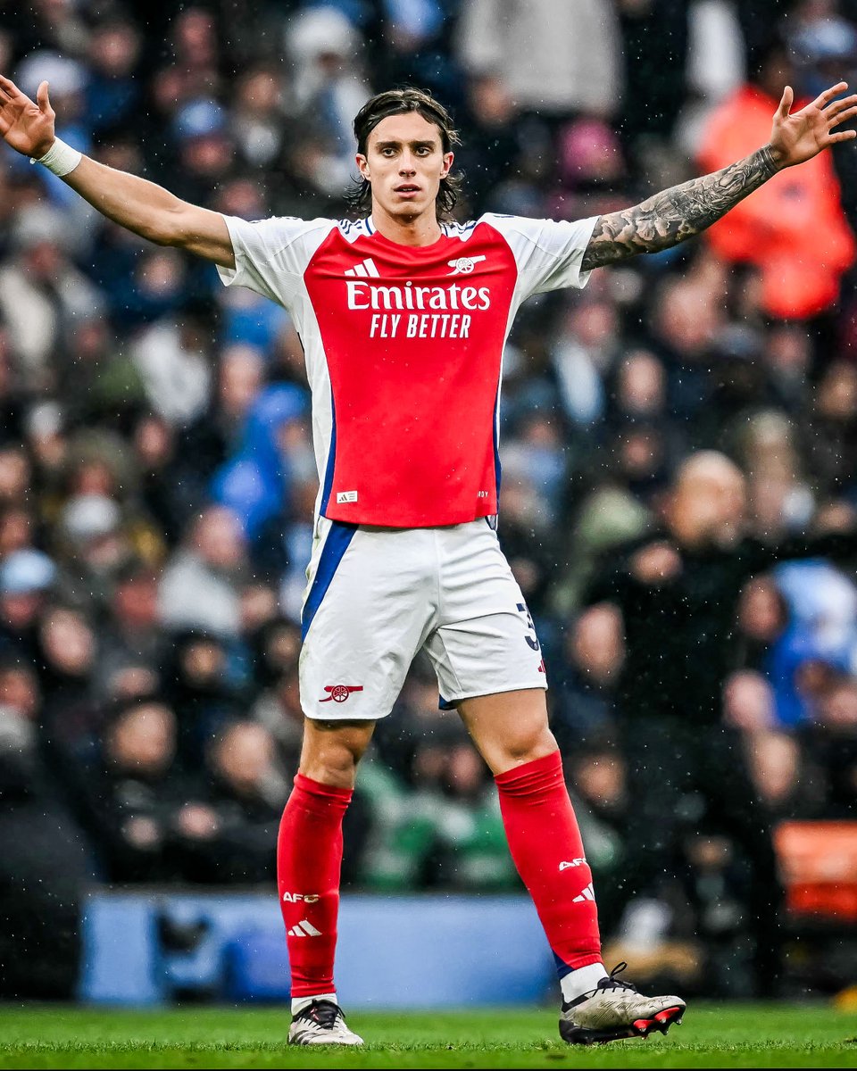 brfootball's tweet photo. First Arsenal start ✅

First Arsenal goal ✅ https://t.co/xuUgbNdy4K