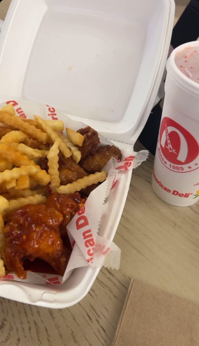 Slinzaay's tweet photo. &amp; let’s appreciate the good eats https://t.co/tVo0yyrc64
