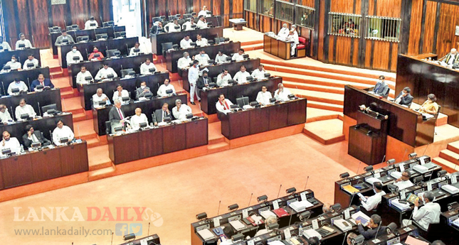 LankaDaily's tweet photo. 🔵අනුරට තවත් අභියෝගයක්. දේශපාලන අර්බුදයක් කට මුල. 
https://t.co/1zA1HyLqb9 
#srilanka #lankadaily https://t.co/E4sXppRurL