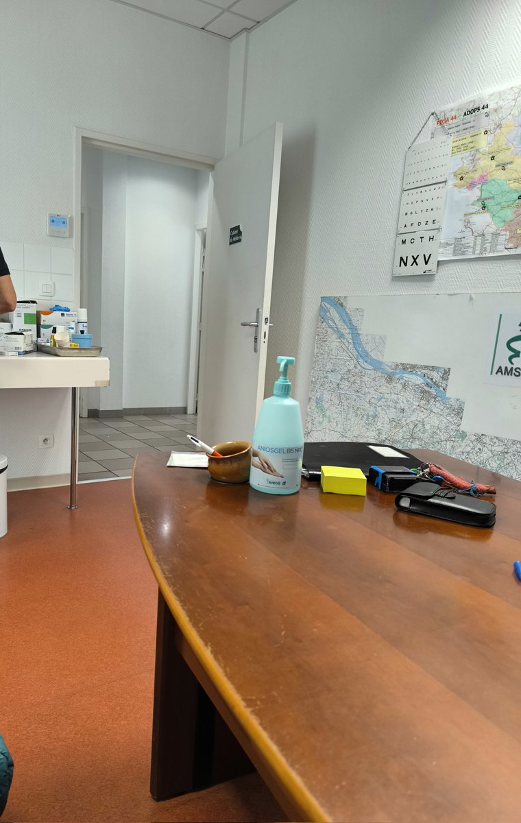 SebGhostRider's tweet photo. Quoi de mieux pour finir son #weekend tranquille de finir chez le médecin de garde...😮💨
#SosMedecin https://t.co/i8xEt2Pmns