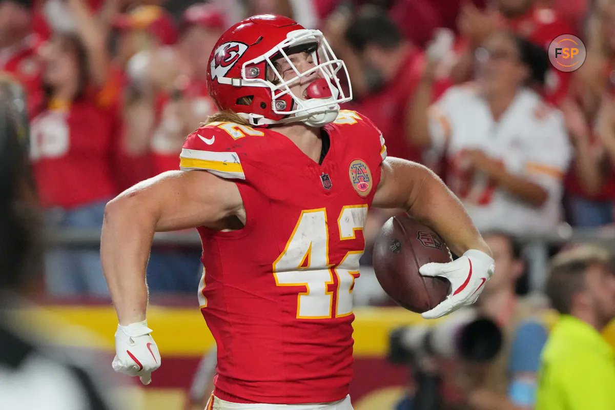 DetroitHeckler's tweet photo. START OR SIT
Carson Steele or Jerome Ford in a TD/Non-PPR League?
#startsit #fantasyfootball #jeromeford #carsonsteele #nfl #kcchiefs #clevelandbrowns #dontaforeman #pacheco #runningback https://t.co/ICex5atcrG