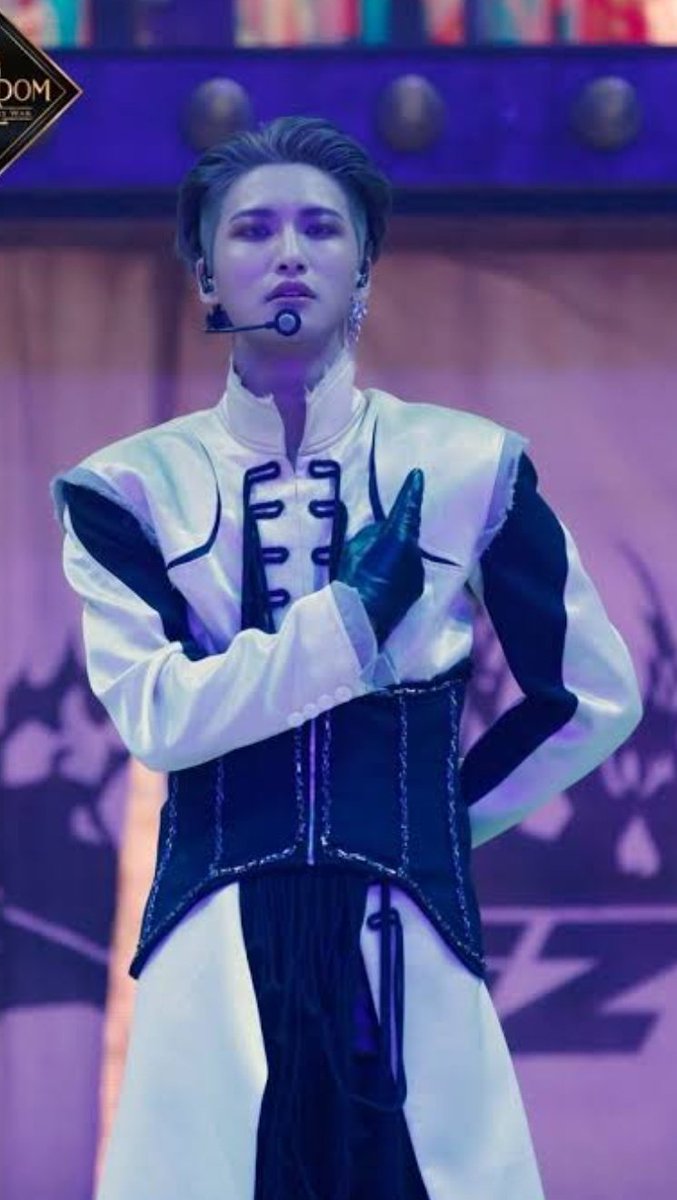 yeorself's tweet photo. my pathetic attempt at hwa's wonderland kingdom outfit + hongjoong's (lowkey) captain band :p thanks to everyone for interacting with me ! hope to see u again soon <3 #Headliners_MATZ https://t.co/ew4R1Iy8xM
