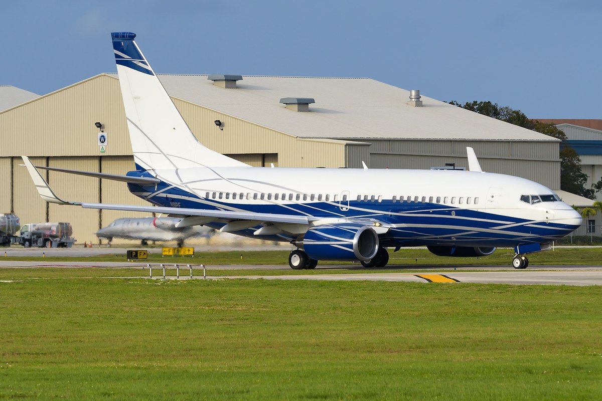 spotterguidenet's tweet image. Boeing BBJ N9P lining up at Fort Lauderdale Executive Airport

#boeingbbj #bbj #vipjet #luxuryjetliner #n9p #spotterguide #planespotter #avgeek #instaaviation #avporn #bizjet 

Picture taken by Julian M. | 03-2024
