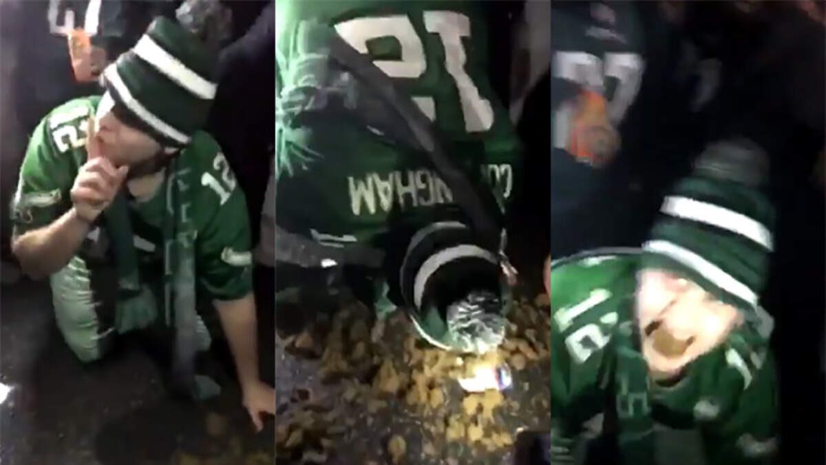 DirtySlides's tweet image. A quick reminder that Philly fans LITERALLY eat shit.