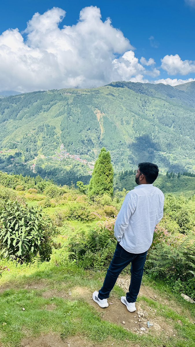 Devilaltunwa14's tweet photo. #traveler 
#NatureLover 
#darjeeling 
#gangtok
#sikkim https://t.co/7bfGyjOHqa