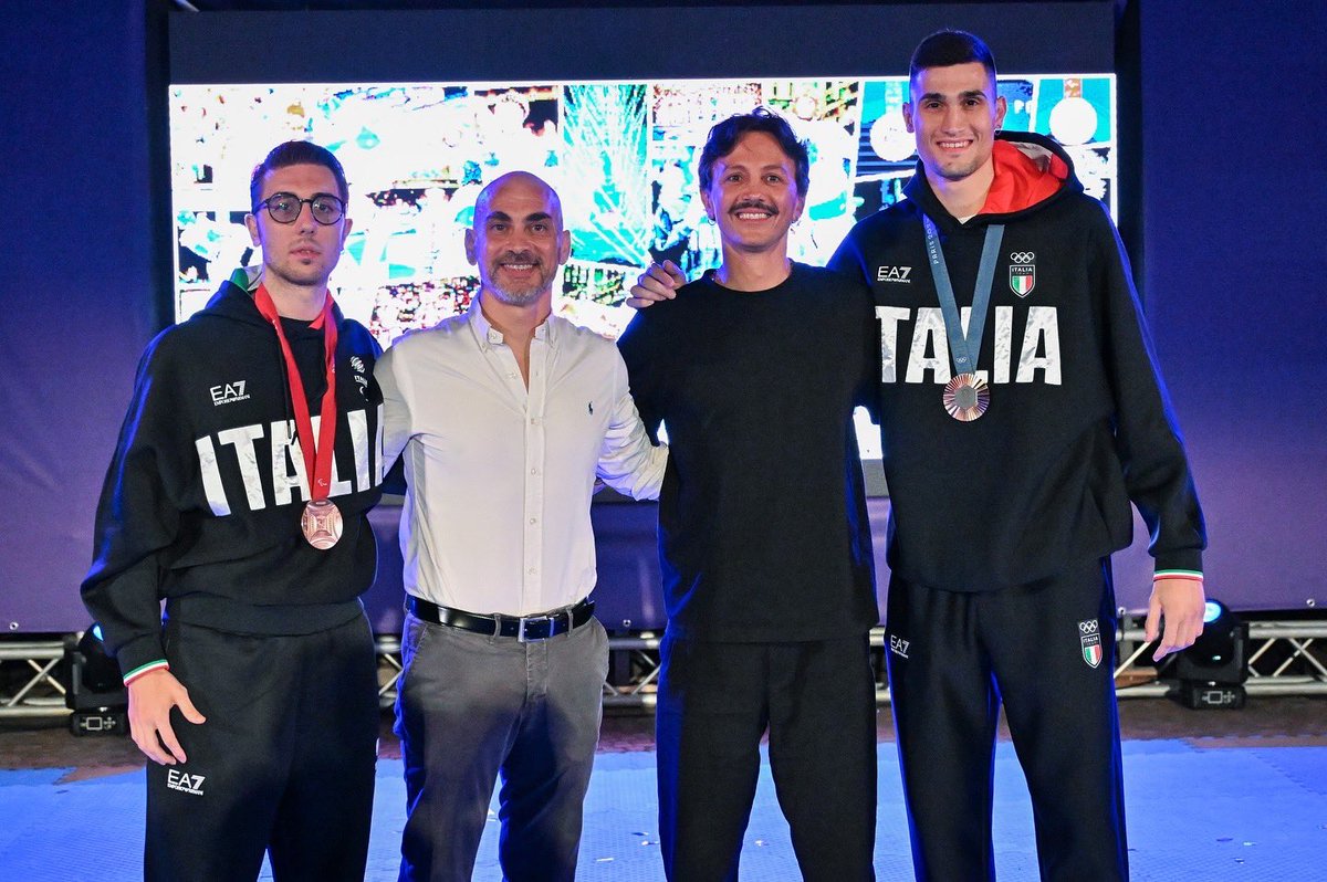 campo_mass's tweet photo. Si è concluso il Corso Nazionale. È stato anche un momento per celebrare le medaglie di Simone e Antonino, senza dimenticare Vito e Ilenia. Un applauso al Ciao Team per la spettacolare esibizione.  È sempre un piacere vedere come il Taekwondo ci spinge a migliorare insieme. https://t.co/SSa9OA7SgM