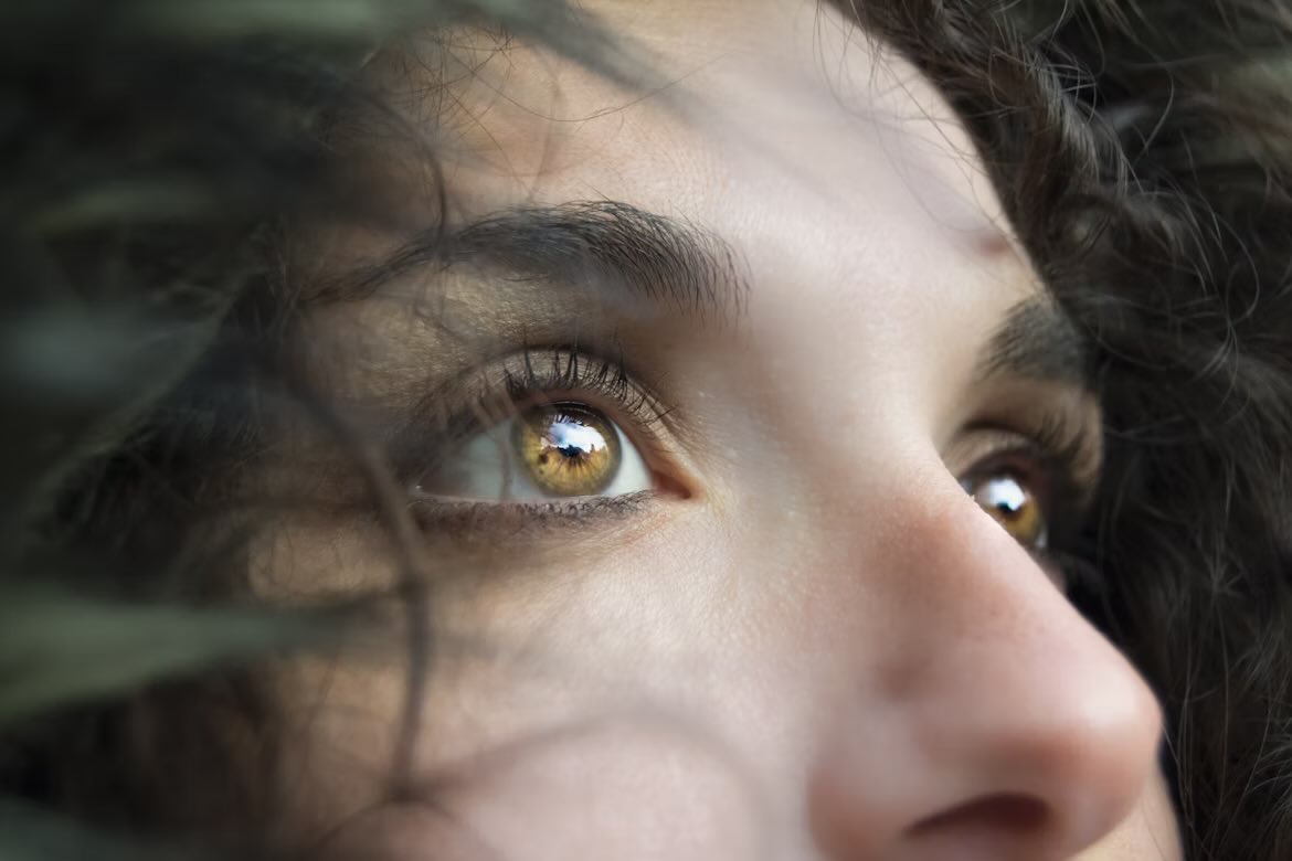vijvipul's tweet image. In the #lustre of her eyes I drown each night,
she tells me she’s there but nowhere in my sight;
This #extrapolation of love, overwhelm me so much,
each day I live, each night I die.
#vss365
📸 Marina Vitale at unsplash