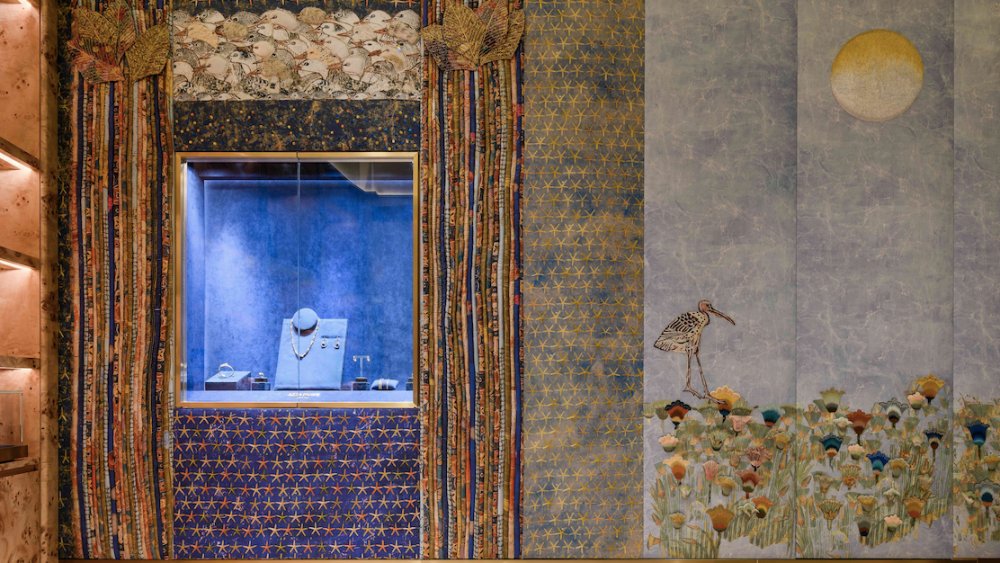 suzannecru's tweet photo. Egyptian Jeweler Azza Fahmy Makes Retail Debut in Saudi Arabia With Arty Store https://t.co/I39ExEm49F https://t.co/iBBWRp70c0