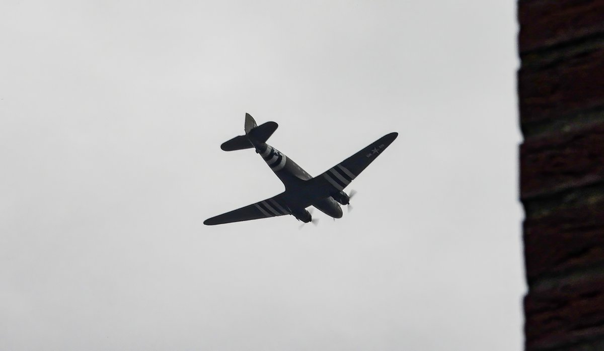 wesleyb1989's tweet photo. #N473DC my first time!
#A5CC8D #N473DC
#DC3 1942 #DOUGLAS DC-3 #Dakota
#NLspot #Nikon #P1000 #Adbs #Aviation https://t.co/tI5LIMwc9a