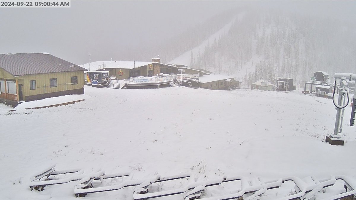 Nice coating of snow at <a href="/MonarchMountain/">Monarch Mountain</a> !