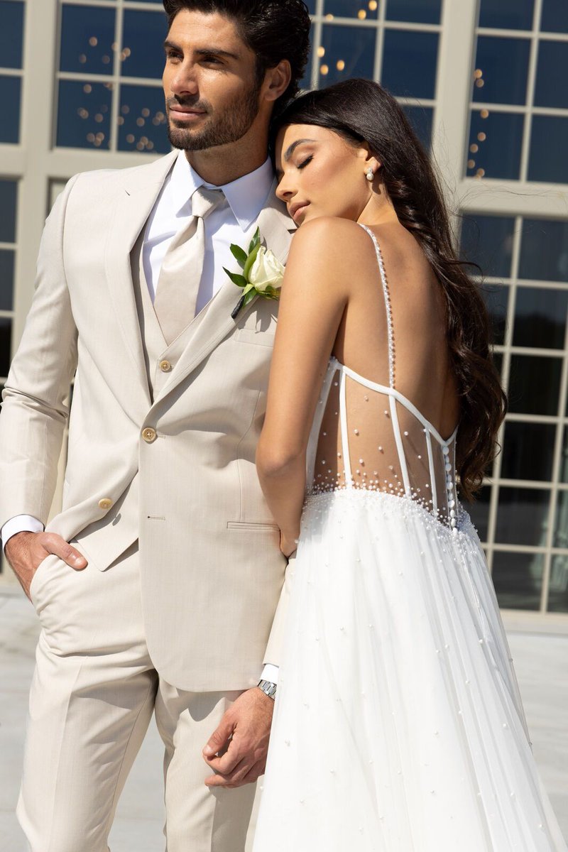 SMH_ATELIER's tweet image. "Renting a custom tan suit from Sean M Horton Atelier for your wedding day: Because even if the weather's hot, your style should be even hotter! 🔥💍👔 #TanSuit #WeddingStyle #SeanMHortonAtelier"