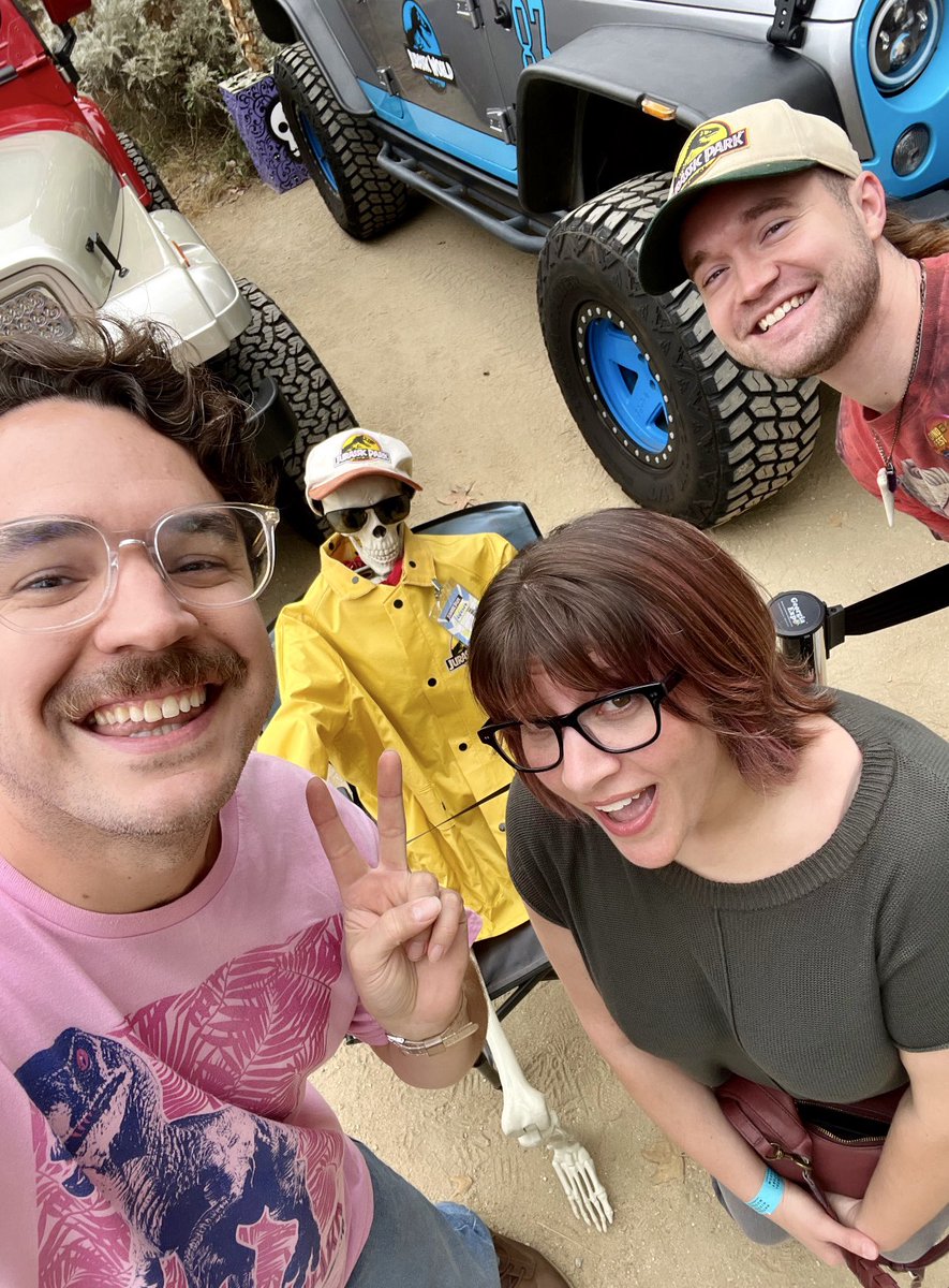 StevenRayMorris's tweet photo. It isn’t a September without #DinoFest @NHMLA. Days with friends, celebrating these beautiful creatures and the vast wide world they lived in. Very excited for Gnatalie’s debut in November! ❤️❤️❤️ https://t.co/L0nGXAerfO