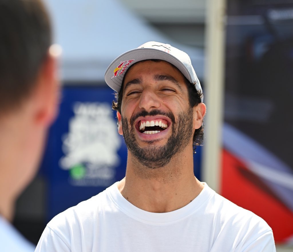 Thank you for everything, Daniel Ricciardo 💙