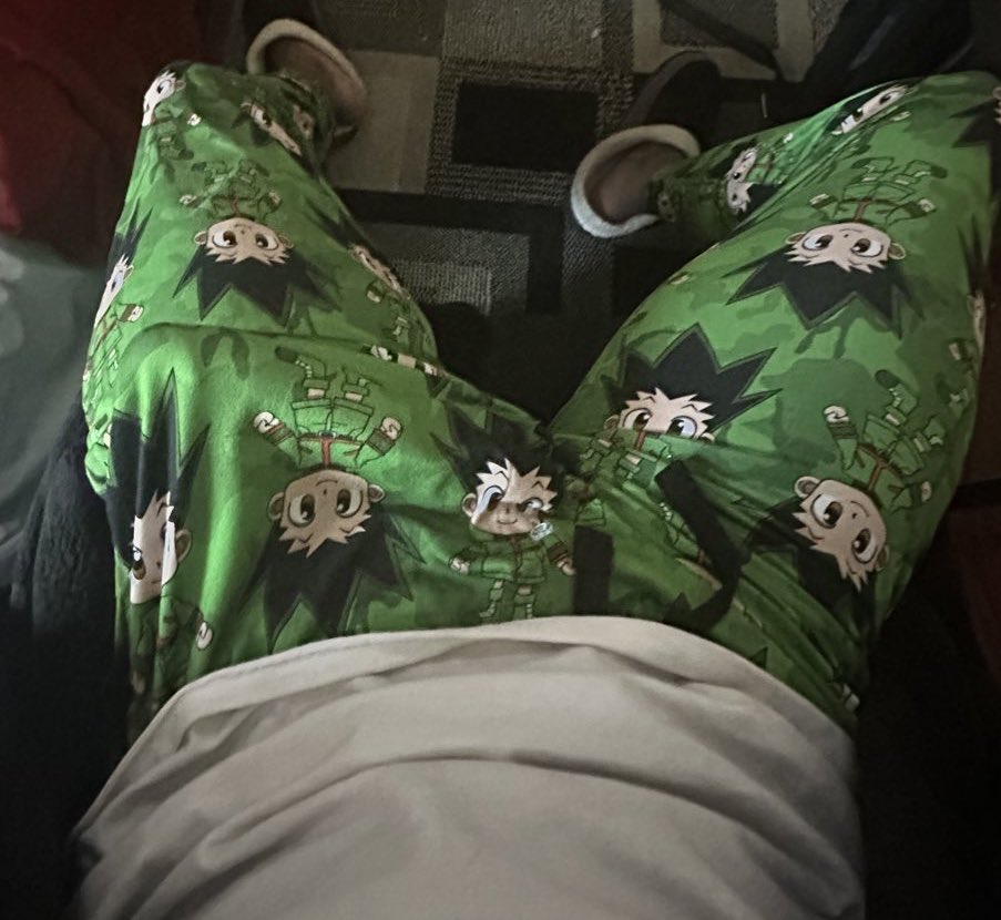 ZunDaGeek's tweet photo. Bulges🍆😈 https://t.co/jUO817n6s5