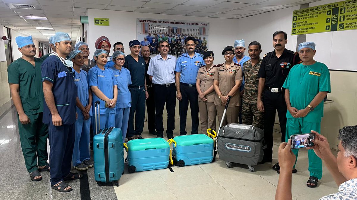 At a moment's notice, an #IAF C-17 Globemaster from Hindan took off late last night with a team of medical specialists from R&amp;R Military Hospital. A Green Air corridor was created for the C-17 aircraft to facilitate airlift of  live organs from Pune to Delhi, enabling a critical