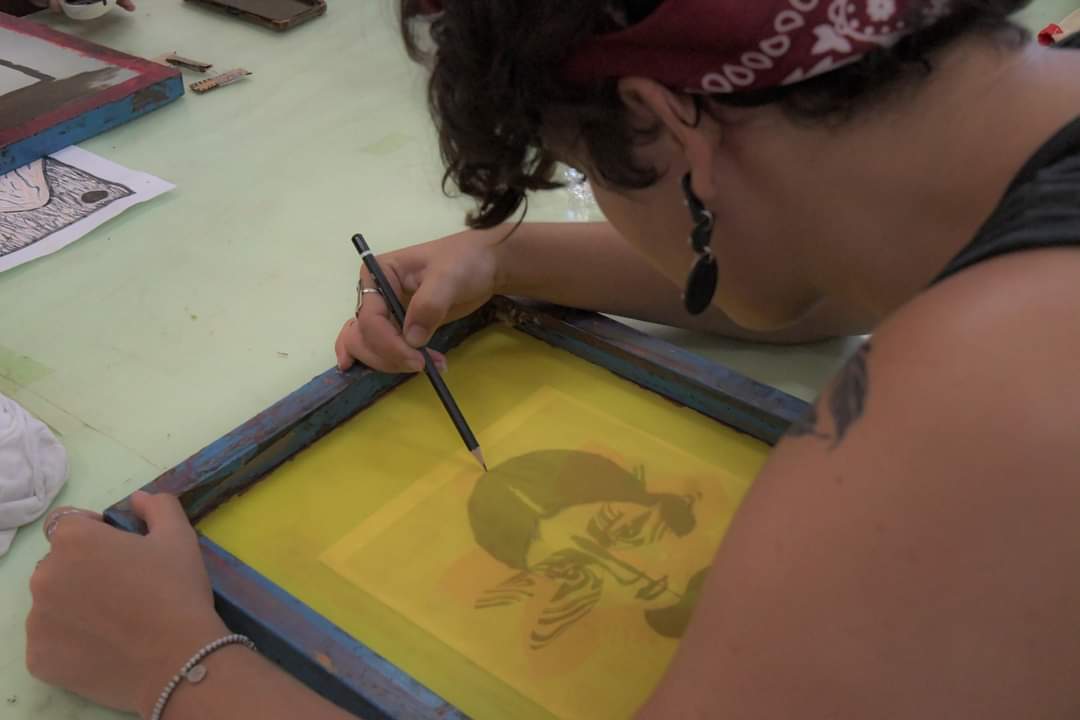 🏫Durante los días del 9 al 20 de septiembre, en la <a href="/SanAlejandro18/">Escuela Nacional de Artes Visuales San Alejandro</a> se desarrolló el Curso de #SerigrafíaArtística. #ElArteDeEnseñarElArte #CubaEsCultura #Transcultura #TumbaElBloqueo
🔗🔻Más Información🔻🔗
facebook.com/share/p/XhgrqS…