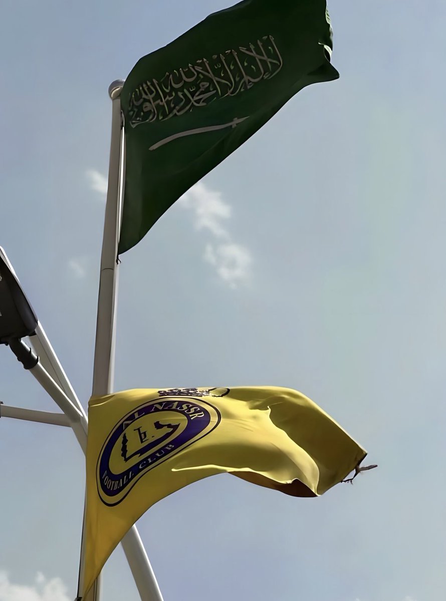 0_b6y's tweet photo. الصورة الافضل باليوم الوطني انحسمت من الحين نقولكم💛 https://t.co/wZ2WmooY3q