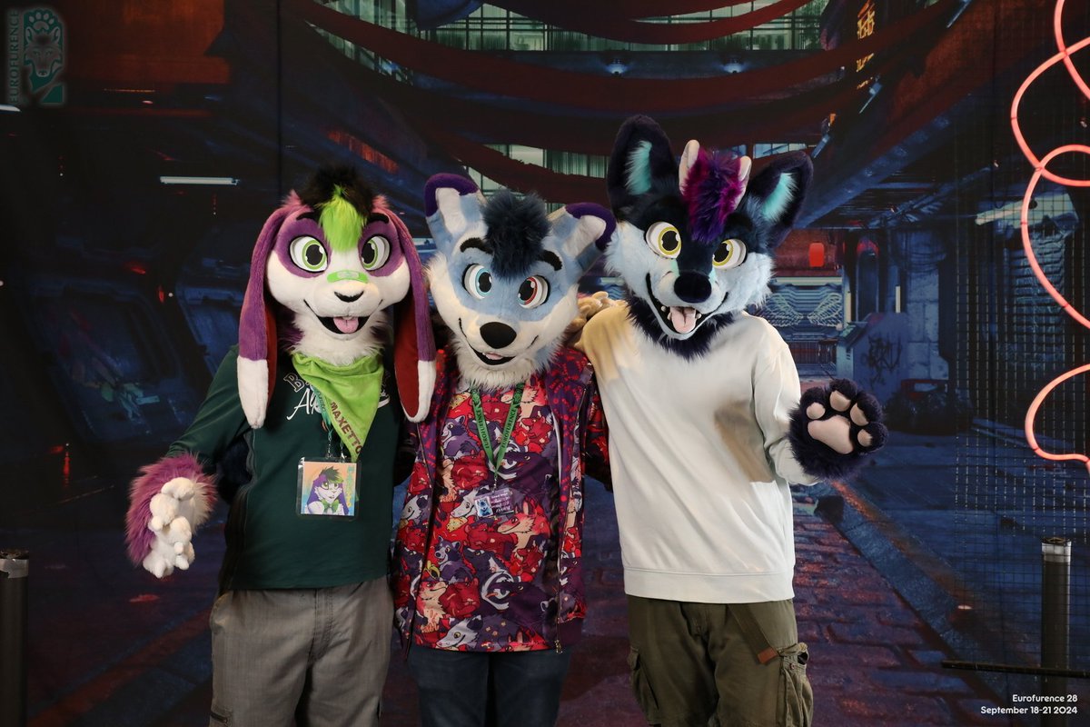 So #EF28 is over... Cannot express how fantastic of an experience it was! Many thanks to all the new fluffies I got to meet and a warm hug to everyone who hanged out with me!

See you tonight for last dance!

<a href="/smallOrio/">Orio/Vyrn</a> <a href="/dennipoes/">Denni</a> <a href="/Jay_Riverson/">:: Jay Riverson :: 🍪🦦 🔜 EF29</a> <a href="/Dragfox_Minjoka/">Minjoka</a> <a href="/FoxKasco/">Kasco | @kasco.bsky.social</a>