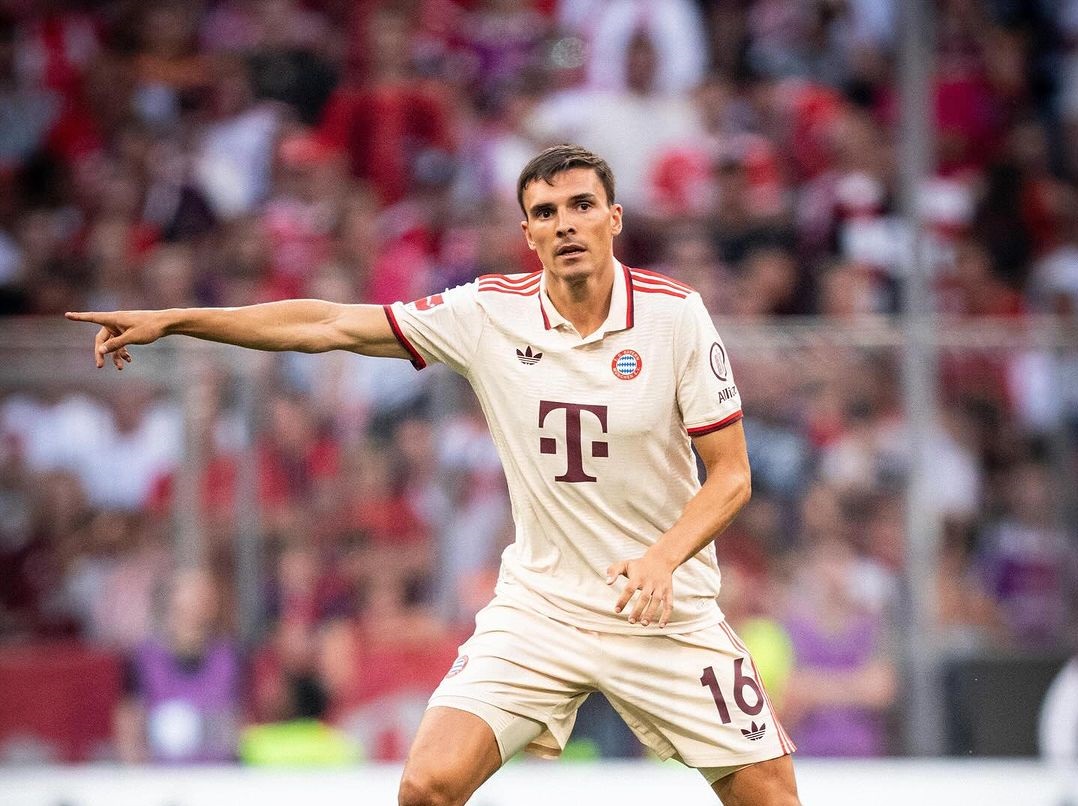 Sebastian tweet media