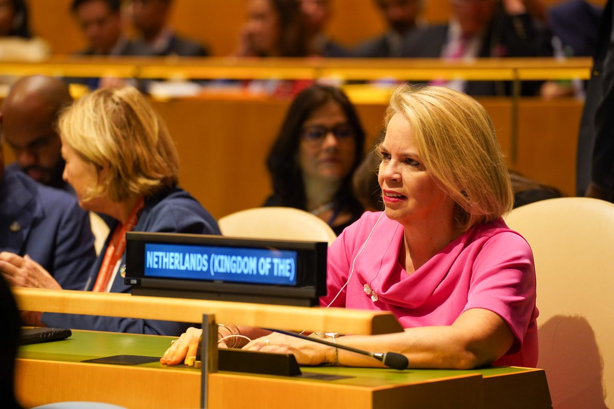 KingdomNL_UN's tweet image. Historic moment! The #PactForTheFuture has been adopted at #UNGA79.

#KingdomNL is proud to have played a key role for future generations &amp;amp; to have @EvelynPMAruba 🇦🇼 &amp;amp; the PM of Sint Maarten🇸🇽 present to witness this milestone in shaping #OurCommonFuture. 👏