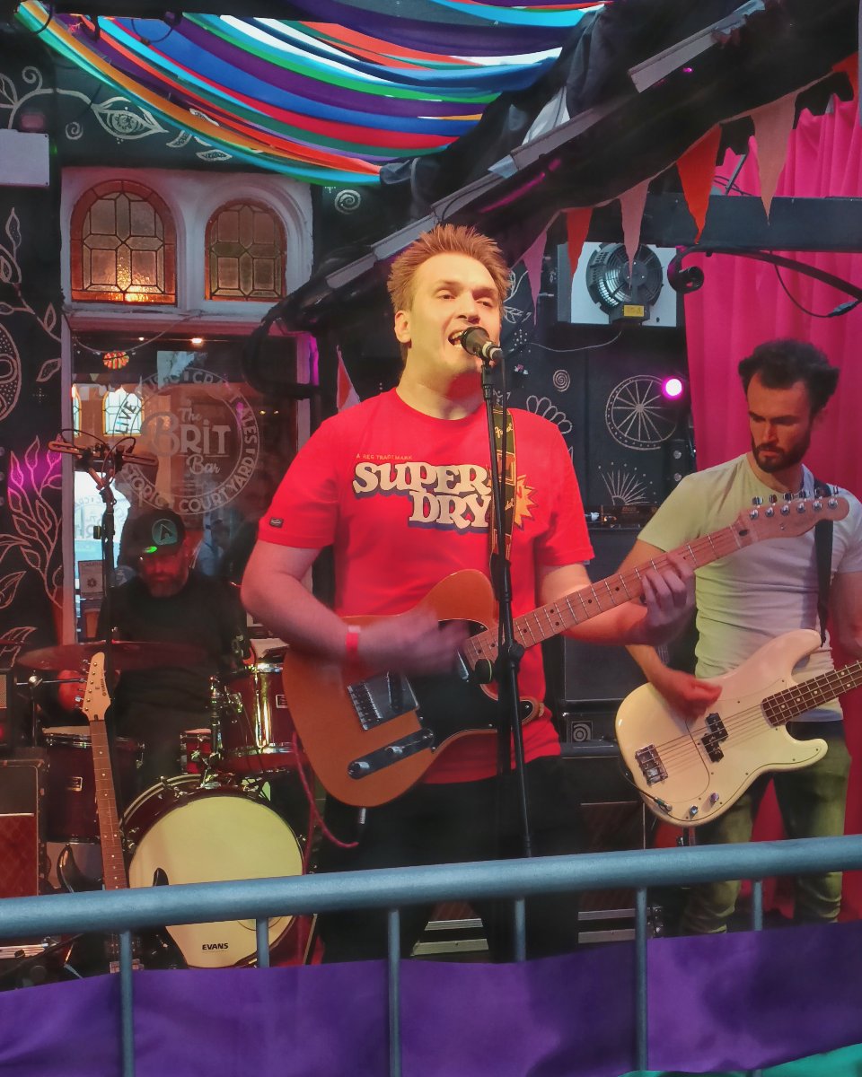 🟠 THANK YOU BRIT BAR 🔵

That was an awesome show at the Brit Bar's Yardi Gras festival - thank you to everyone who came by! 🤘🤘

Next us this Thursday we're at the Cobblestones in Bridgwater: seetickets.com/tour/back-for-…