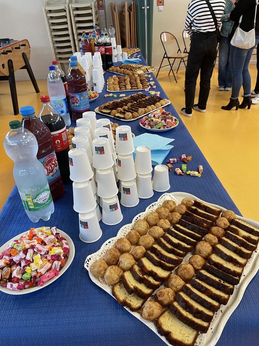 Cérémonie républicaine de remise des diplômes du brevet et du CFG en présence des équipes du collège.
95,8 % de taux de réussite sur la série Gé et 85% sur la série Pro.
#plaisir #fierté#perseverance
<a href="/aclimoges/">Académie de Limoges</a> <a href="/Dsden23/">DSDEN de la Creuse</a>