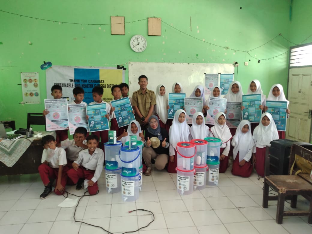OngBalanced's tweet photo. Agua potable para los centros educativos del distrito de Gangga, en la isla de Lombok.
Proyecto Gangga Saludable y Sostenible, subvencionado por @GExteriores @PresiCan https://t.co/h7WF0IhCiA