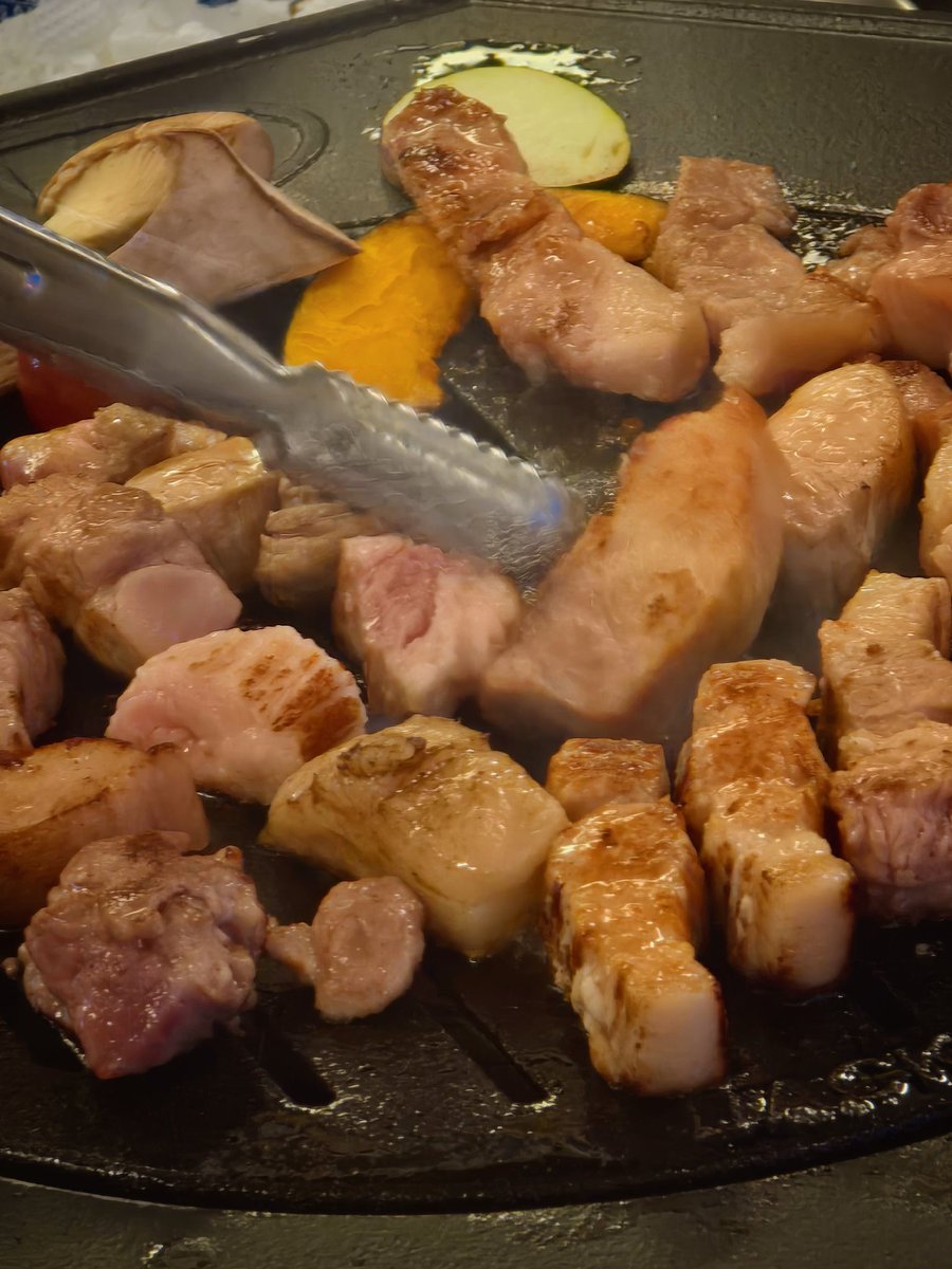 ㅋㅋㅋㅋ 막콘 끝나고 고기~ ˚₊·—̳͟͞͞♡

#석메추