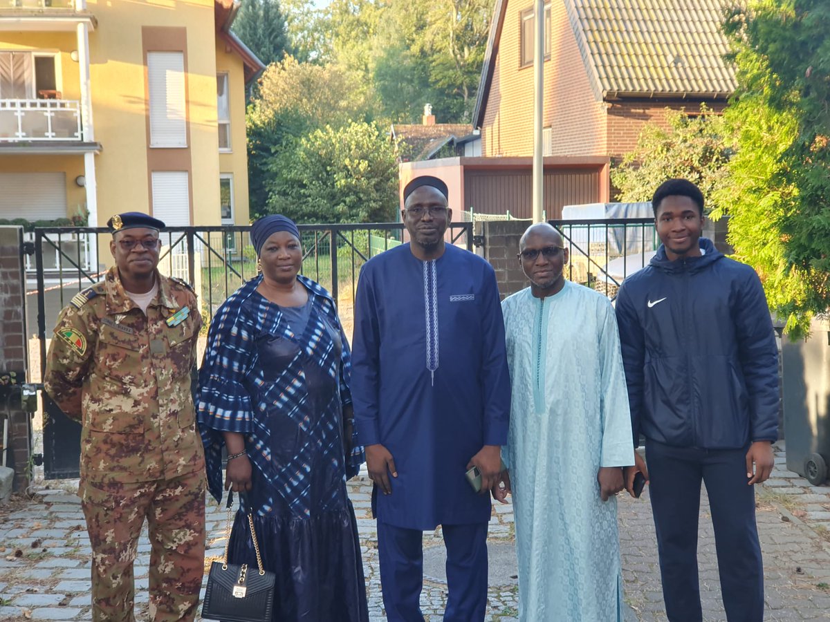 S.E.M Check Mahamadou Chérif KEITA et le personnel de l'Ambassade à Berlin souhaitent à tous les maliens de l'intérieur et de la diaspora une très  bonne fête de l'indépendance.
