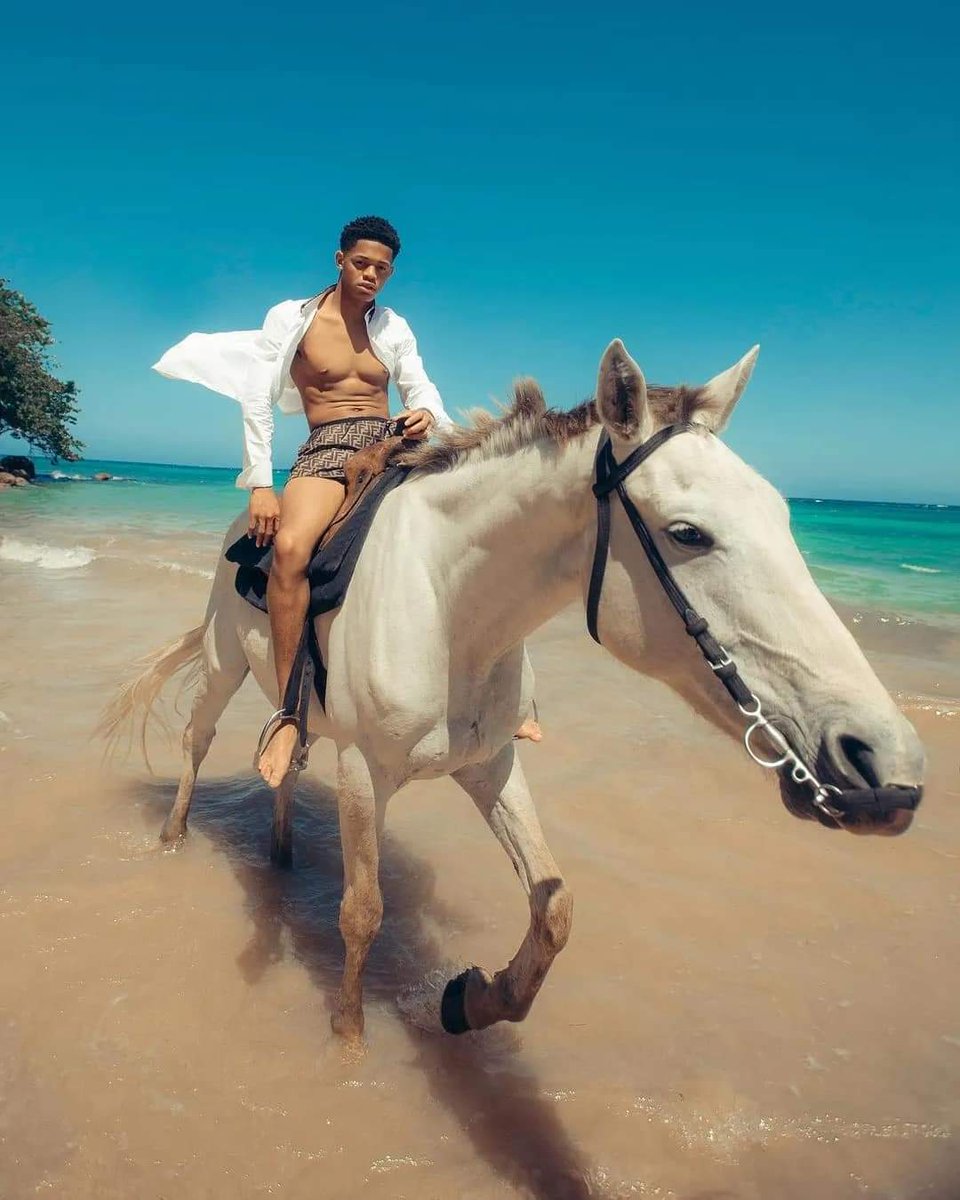 TableTalk247's tweet photo. What happened to this kid after Diddy took him to Jamaica? YK Osiris? How are parents letting their children just go witj people? Like Diddy, Usher, and R. Kelly? I hope he is doing okay.
Follow me more of the truth. #TableTalk247 #BlackX 💅 #BlackTwitter #NochillZone https://t.co/WBoPdqW1LK
