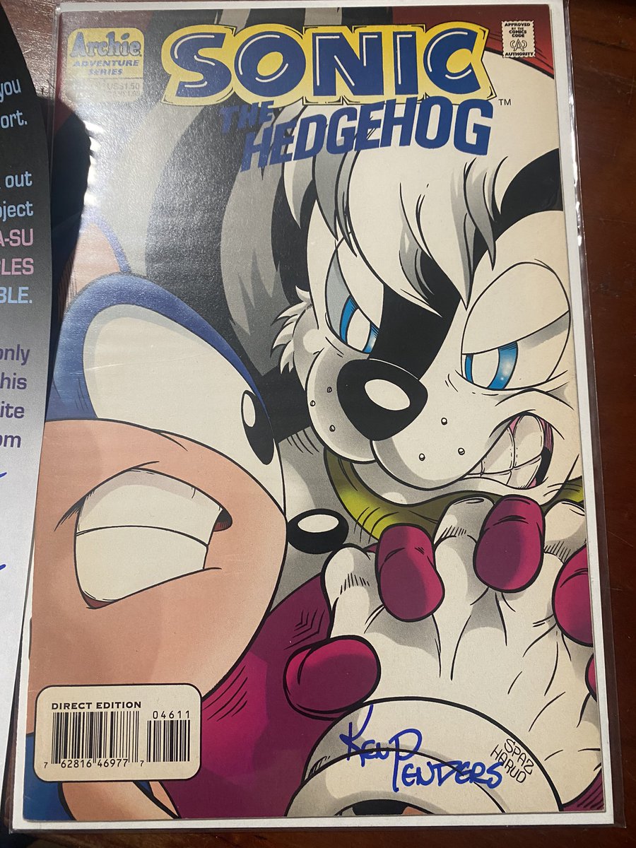 Missingno87's tweet photo. @wayneisboss just gonna drop this signed comic in your feed. https://t.co/BYKDk8xDZV