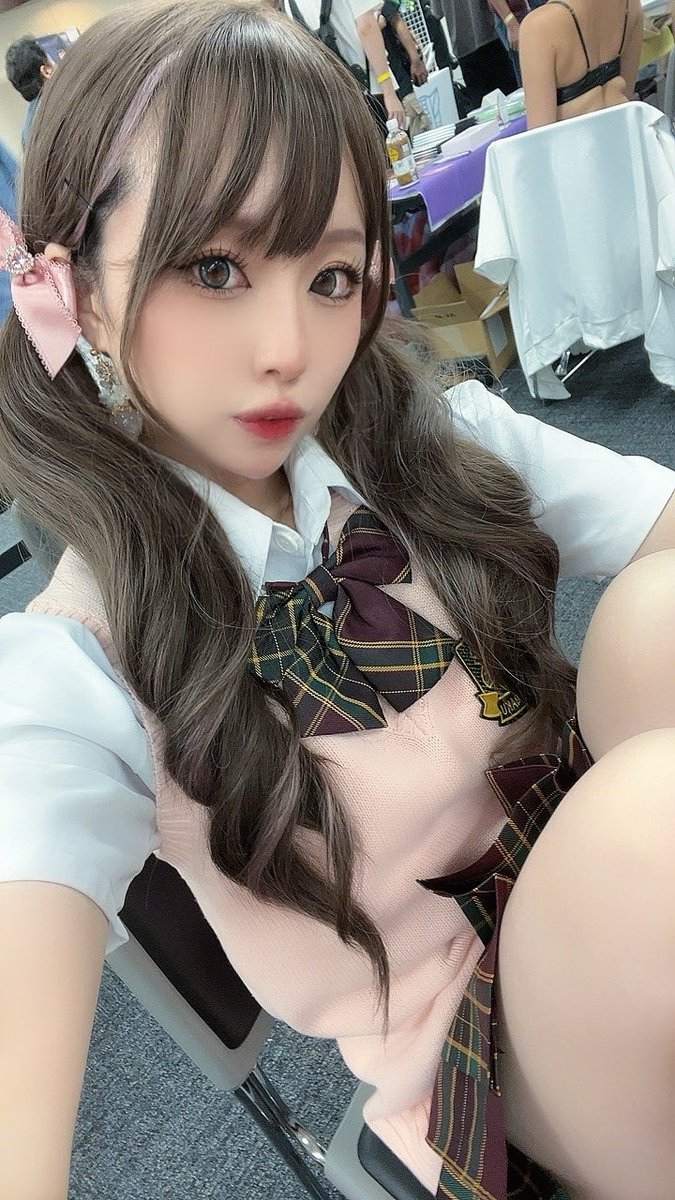 azusa1248's tweet photo. 本日は
#COSROM ありがとうございました♡♡
久々の大阪やっぱり楽しかった😳
会いにきてくれた方もありがとうございます‼️
出会ってくれた方々もありがとう...💞
無事551もわなかもGETしたので幸せ満々で帰るます✌️ https://t.co/yuApWW0yao