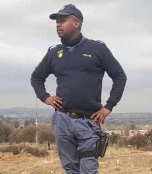 Constable Xolani Majuda Xaba from Kliptown SAPS and Thulani Siphiwe Hlatshwayo from Jabulani SAPS, showed exceptional dedication by rescuing a kidnapping victim and apprehending the perpetrator in Soweto while they were off duty. 

Their swift response exemplifies their