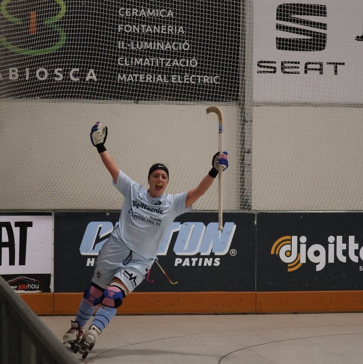 ✅ Debut amb victòria a 1a CAT Femenina

<a href="/CPVilafranca/">Club Patí Vilafranca</a> 4 - 0 <a href="/hoqueiolot/">Club Hoquei Olot</a> 

Gols de <a href="/ReginaFlix/">Regina Flix</a> , <a href="/abril__cerral/">Abril Batlle Morell</a> , Anna Martín i Jana Tarela

A seguir així equip! 🙌🏻💥