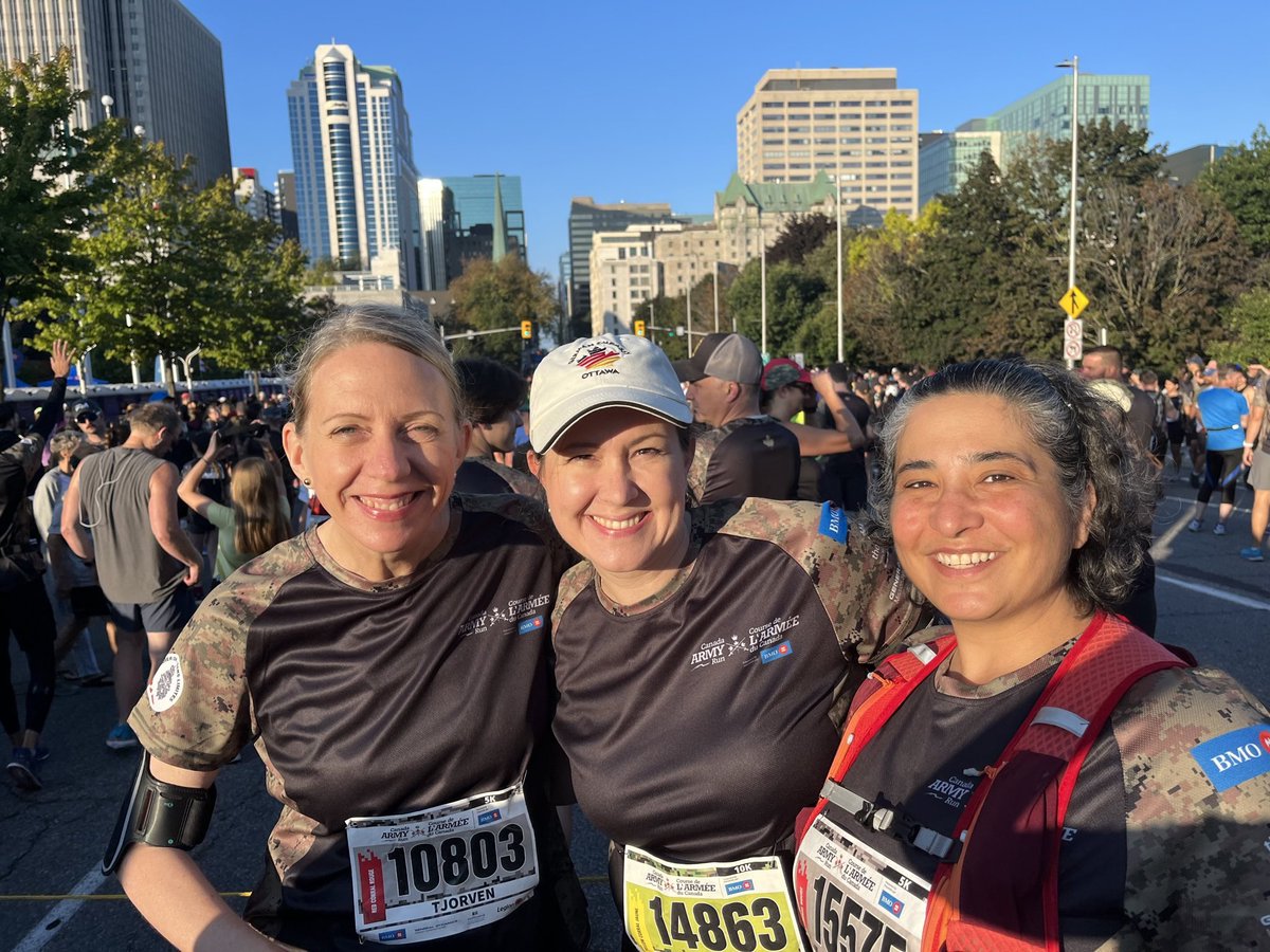 GerAmbCanada's tweet photo. Team Germany @canadaarmyrun - run, roll, walk….. we give it all for 🇨🇦@CanadianArmy 💪 #ArmyRun https://t.co/uhRBq6DJrh