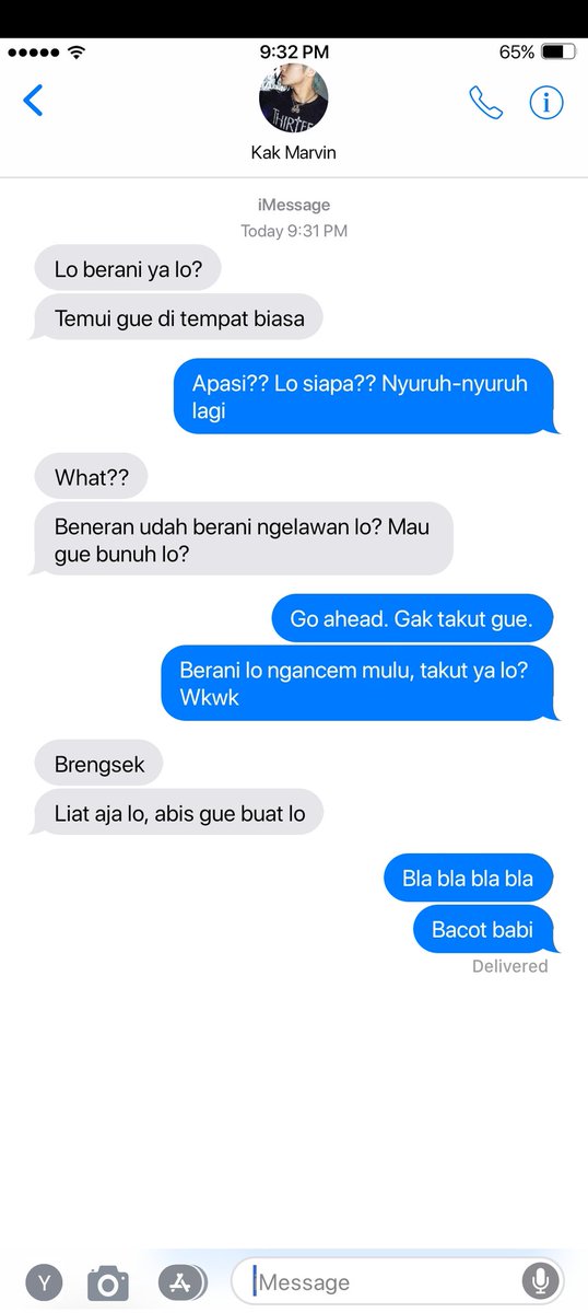 bubble_biii's tweet photo. Markhyuck prompt au

- un autre univers

Cerita tentang darel si lelaki nerd yang selalu dibully dan si hayden lelaki tidak kenal takut. Keduanya tidak sengaja bertukar universe membuat hayden harus menjalanin kehidupan darel yang penuh siksaan. https://t.co/mKnH1YULJs
