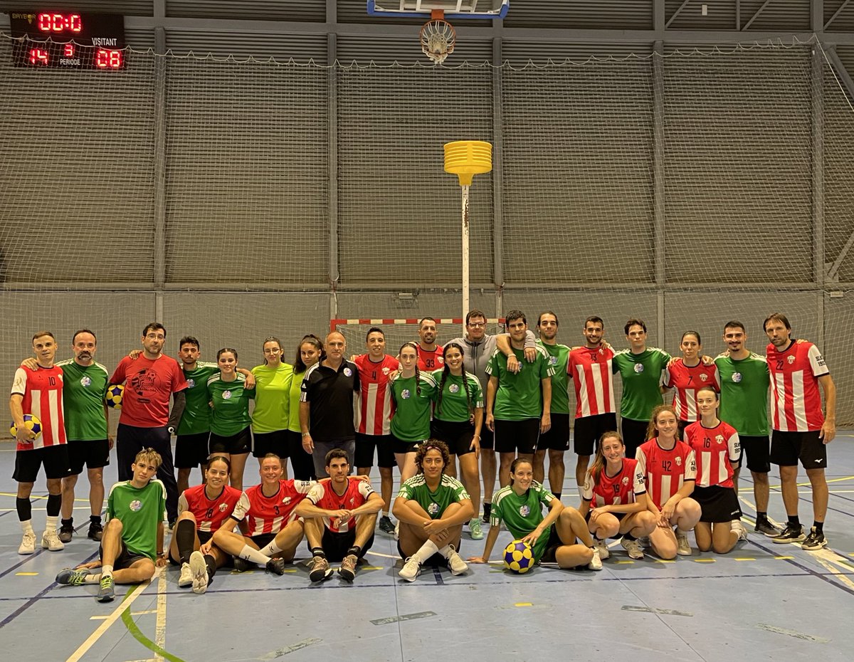 🔴⚪️ Partit amistós del dissabte contra el <a href="/CKBadalona/">C.K. Badalona</a> . Seguim sumant trobades korfbaleres i treballant en la pretemporada. 🙌🏾💪🏾

#korfbal #pretemporada #sportmixt #amistos