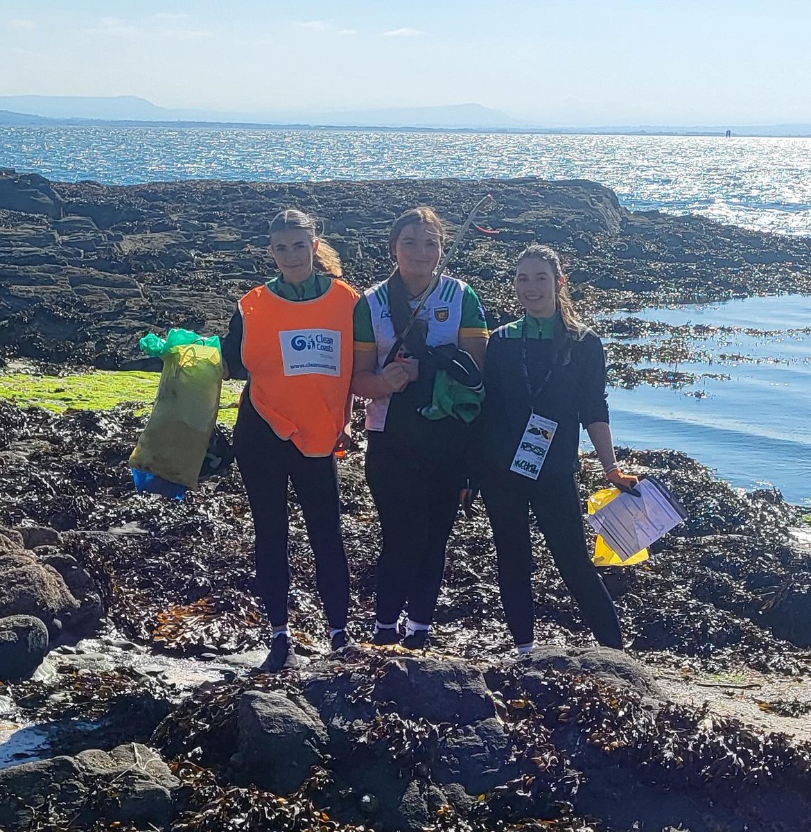CleanCoasts's tweet photo. A big Thank You to the students @movillecc who joined the #BigBeachClean24 &amp; collaborated with @future_island_, giving marine litter a second life. They collected large quantity of waste &amp; the  team  plan to transform it 

#CleanCoasts #Donegal @kia_ireland @OurOceans @UlsterUni https://t.co/dvY9Mk76bA