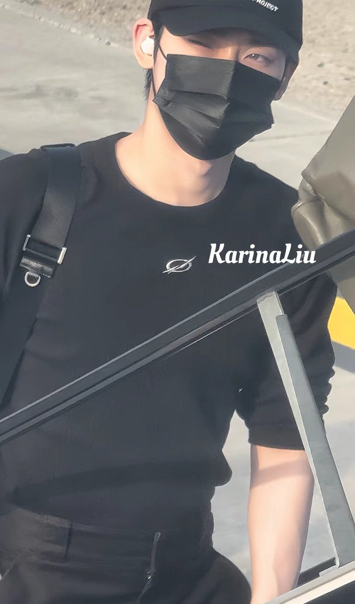 he's so....fine 🫠