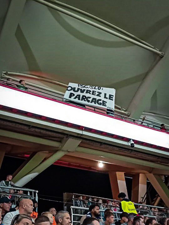 sparisiens1970's tweet image. REIMS - PSG 21/09

PSG/SLO : OUVREZ LE PARCAGE 

@A_N_Supporters @PSG_inside