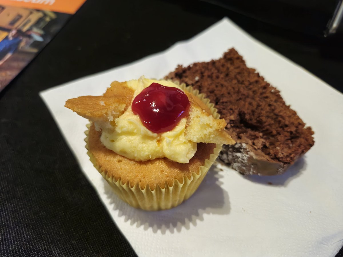 philiplickley's tweet photo. #BigBrew bun! https://t.co/0iOKoLl4T6
